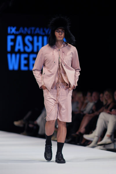 LOOK 18