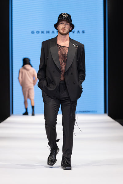 LOOK 19