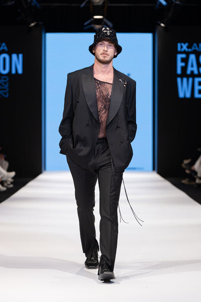 LOOK 19