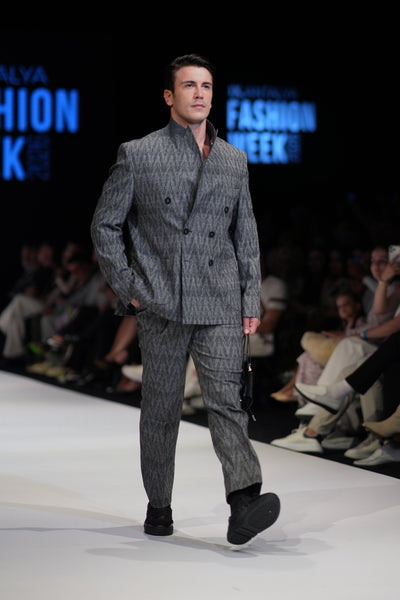 LOOK 23