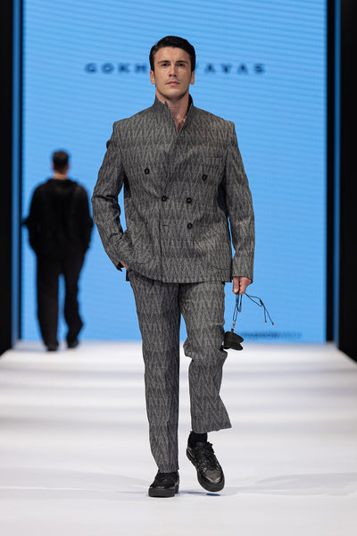 LOOK 23